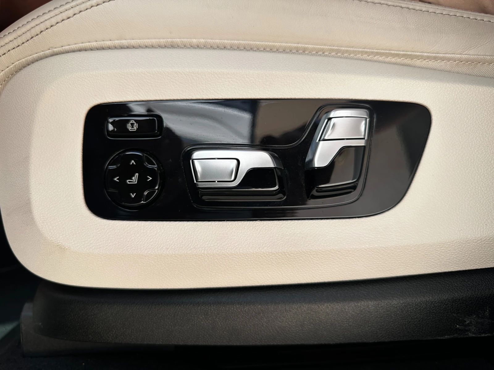 BMW X7 Individual xDrive 40d , снимка 16 - Автомобили и джипове - 55692154