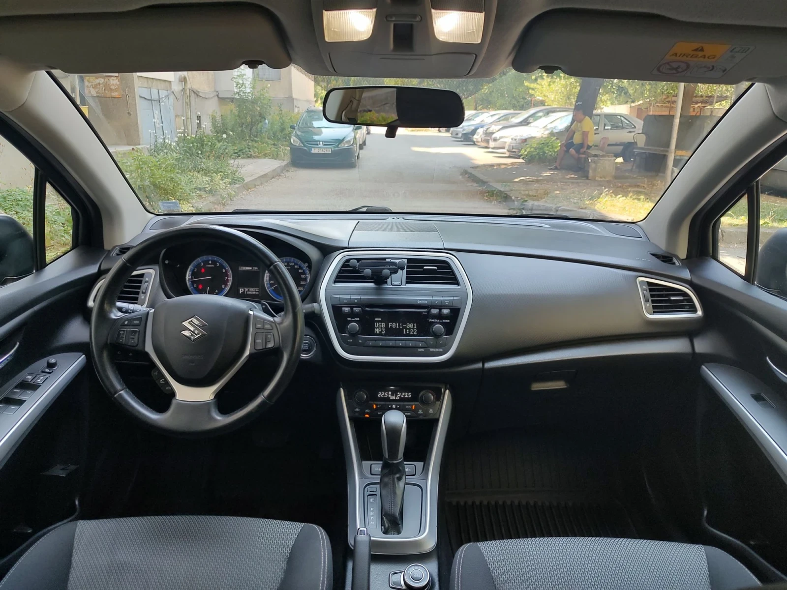 Suzuki SX4 S-Cross 1.6  4x4 Automatic Поддържан, снимка 8 - Автомобили и джипове - 55705860