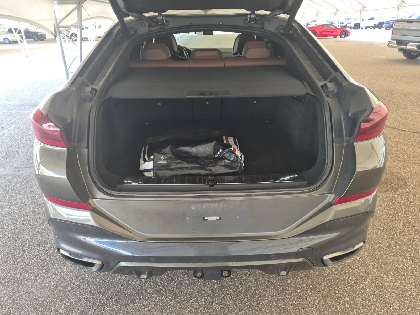 BMW X6 * M50I * HARMAN KARDON * HEAD-UP * CARFAX * , снимка 14 - Автомобили и джипове - 56088027