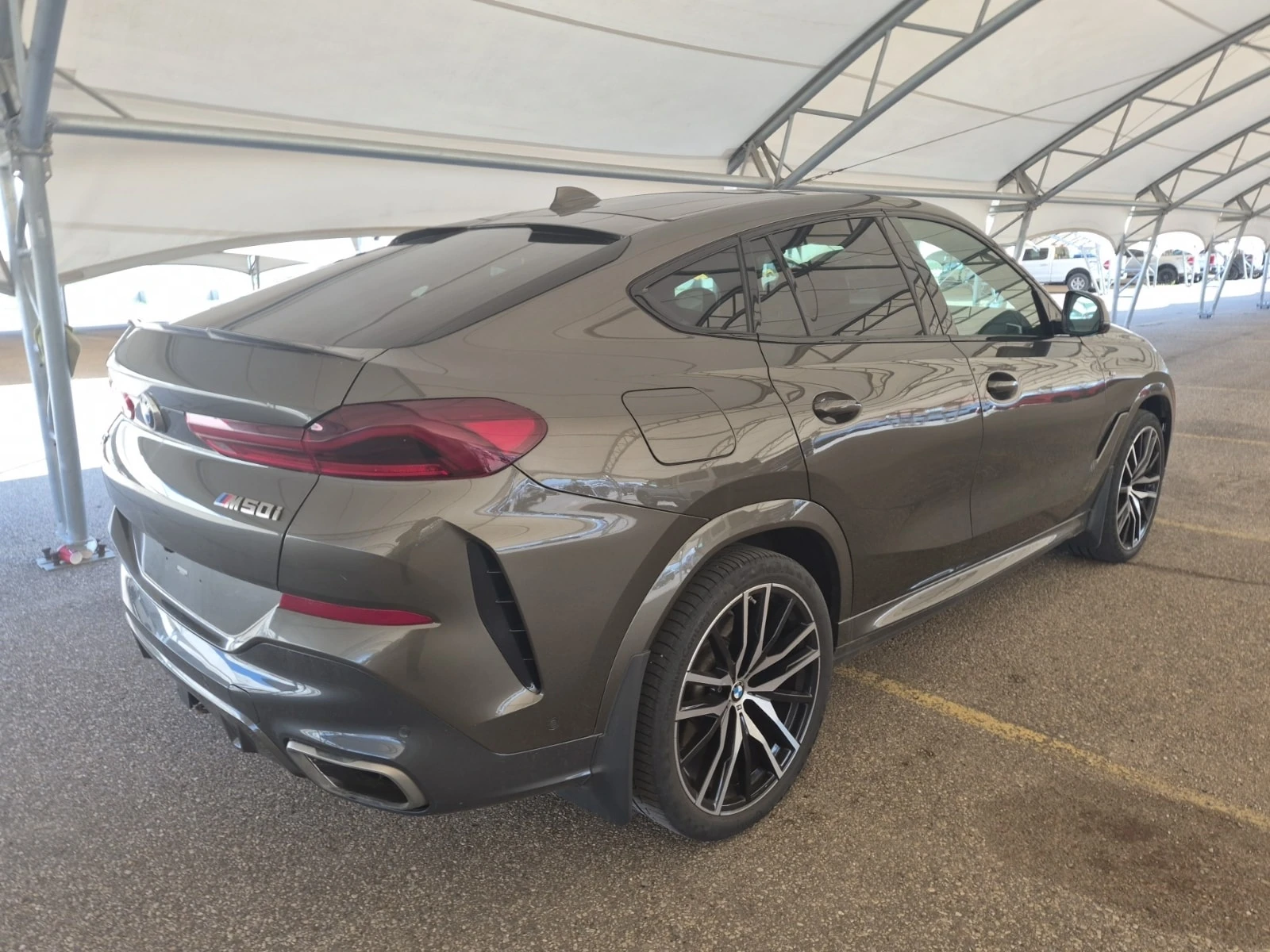 BMW X6 * M50I * HARMAN KARDON * HEAD-UP * CARFAX * , снимка 3 - Автомобили и джипове - 56088027
