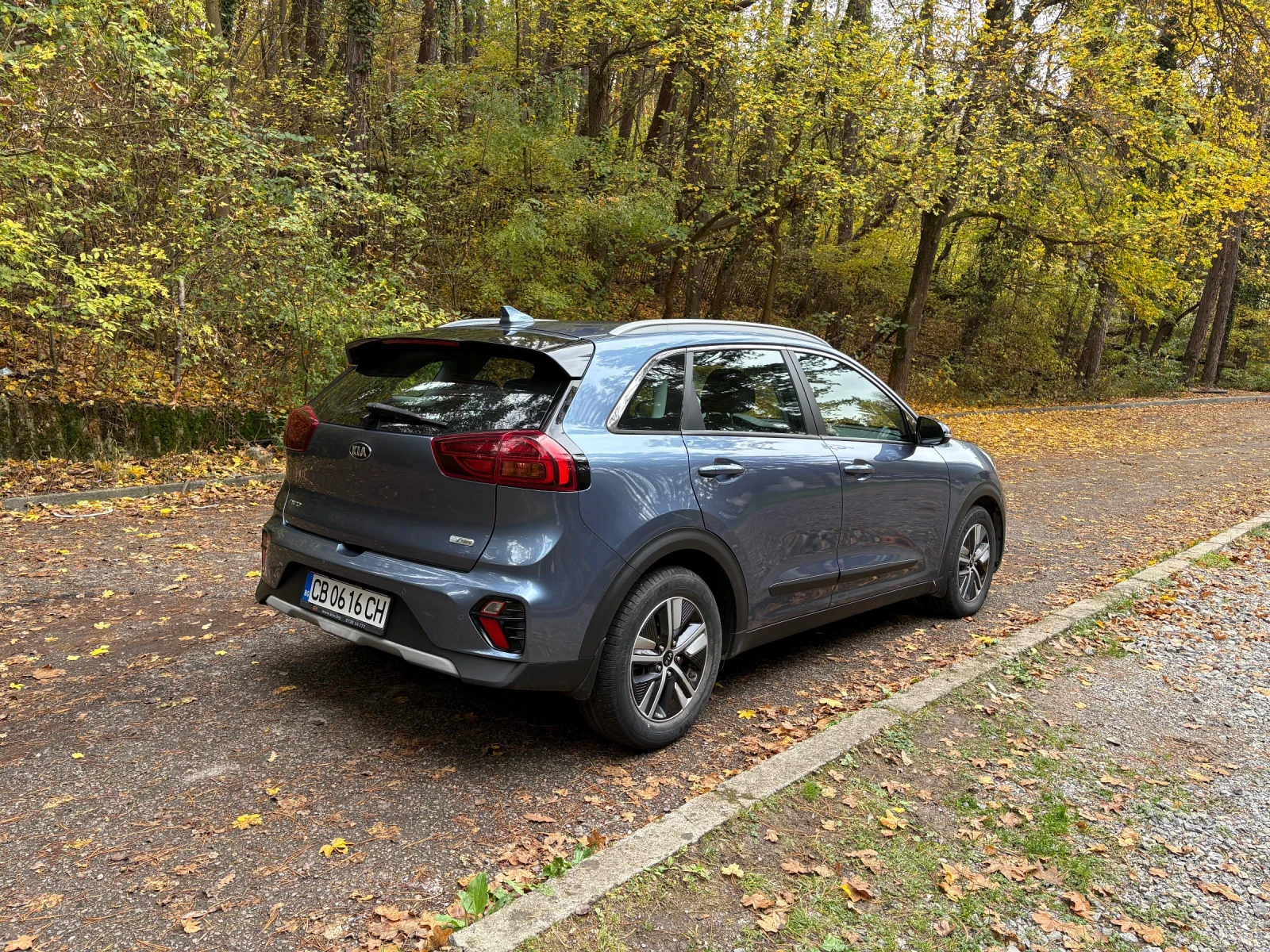 Kia Niro Хибрид, снимка 5 - Автомобили и джипове - 56748601
