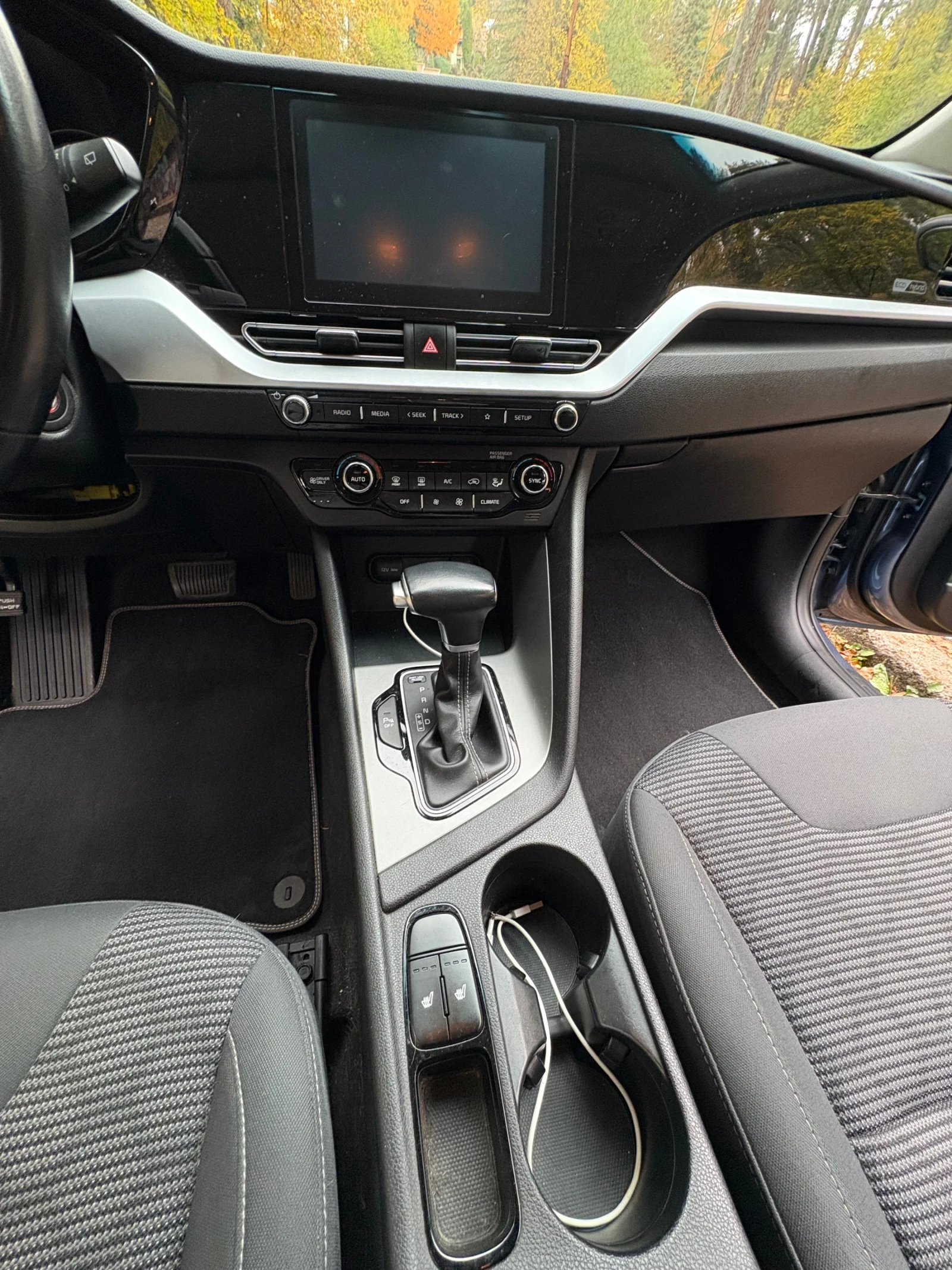 Kia Niro Хибрид, снимка 12 - Автомобили и джипове - 56748601