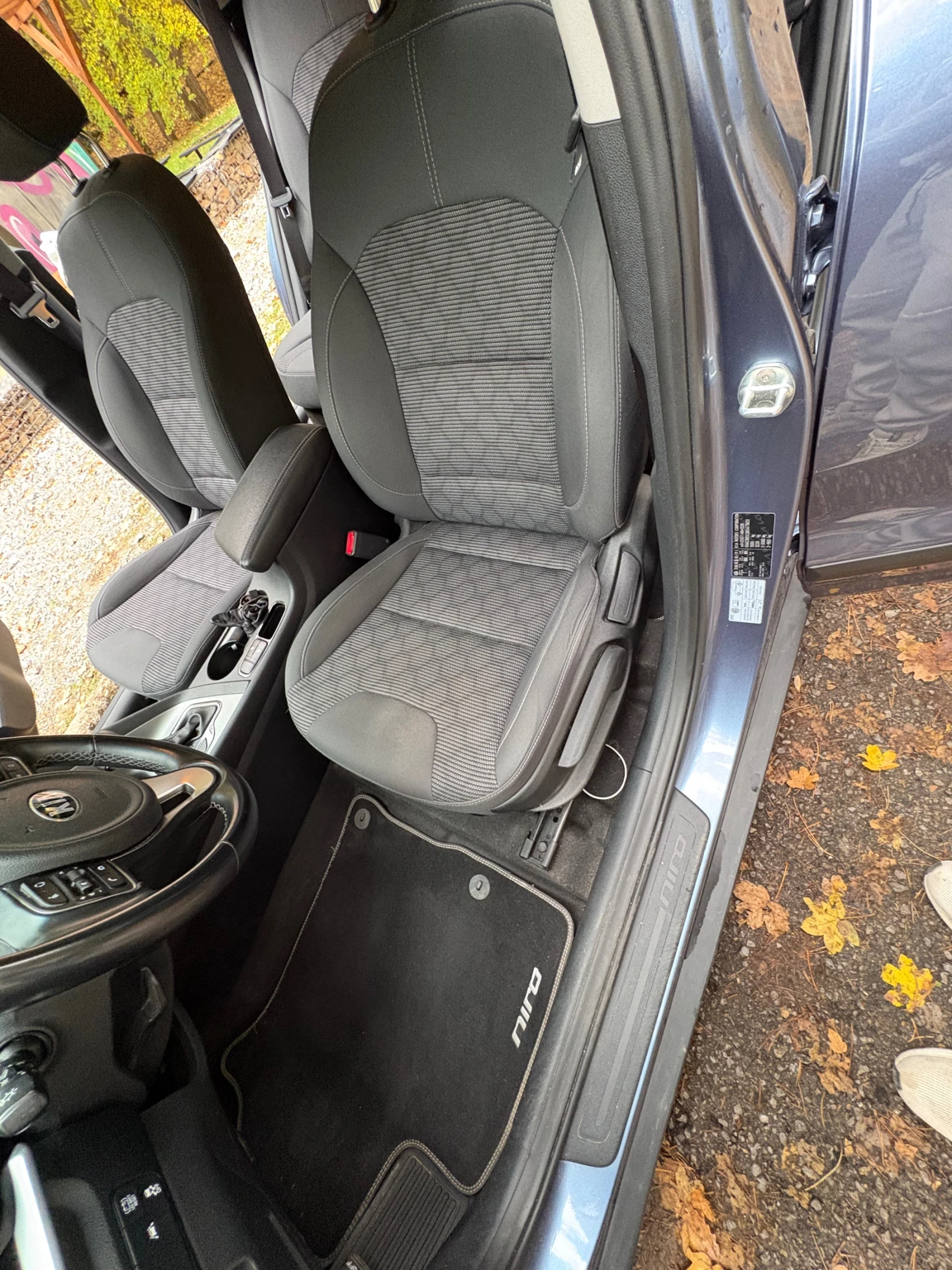 Kia Niro Хибрид, снимка 10 - Автомобили и джипове - 56748601