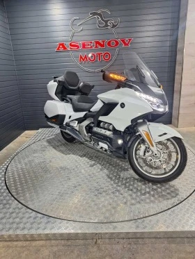     Honda Gold Wing WHITE PEARL 2023