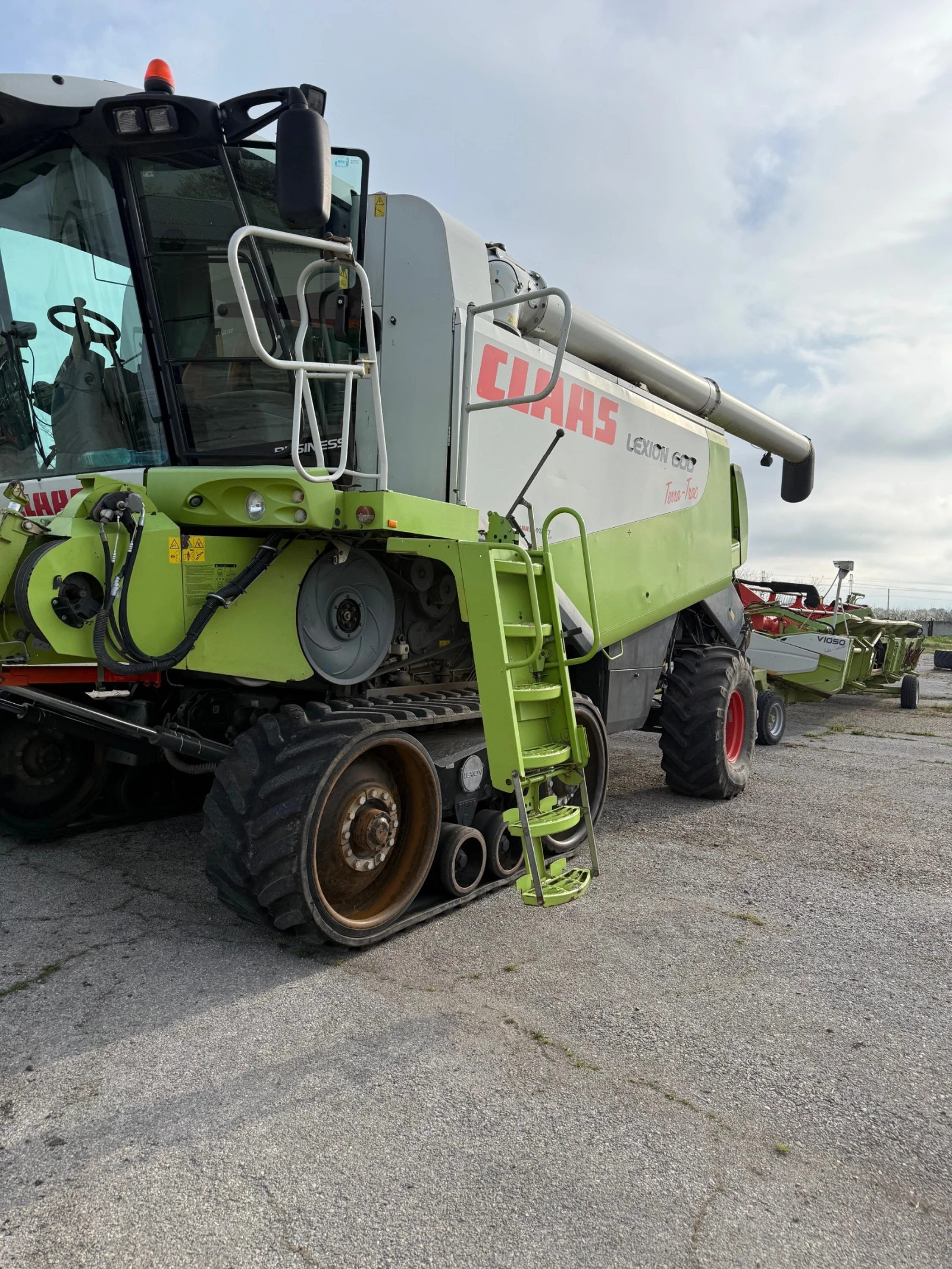 Комбайн Claas LEXION 600TT