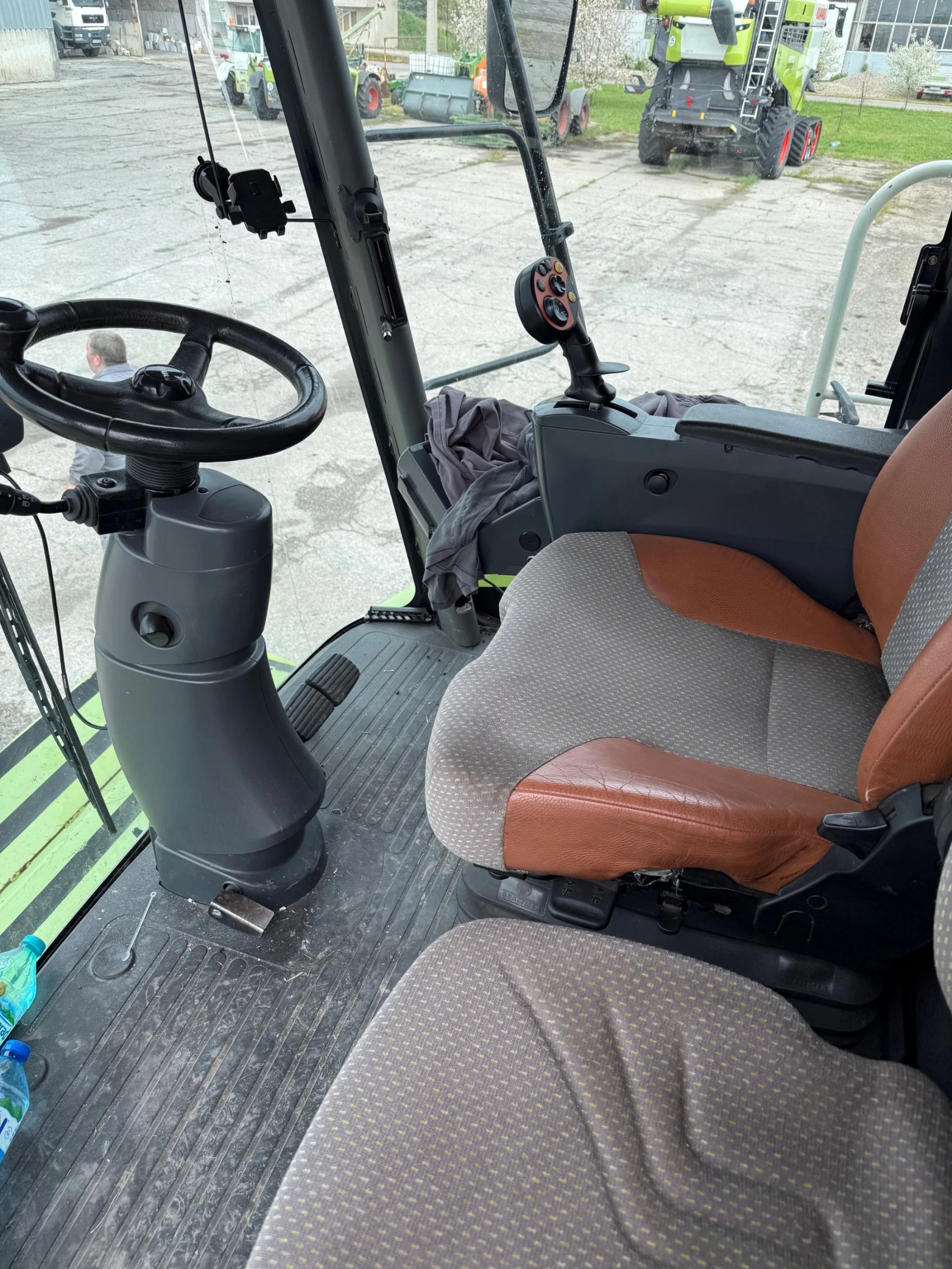 Комбайн Claas LEXION 600TT, снимка 6 - Селскостопанска техника - 54377243