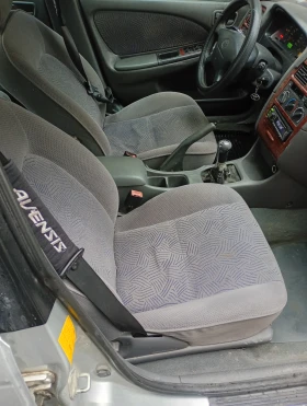 Toyota Avensis 2.0 TD Климатик, снимка 7