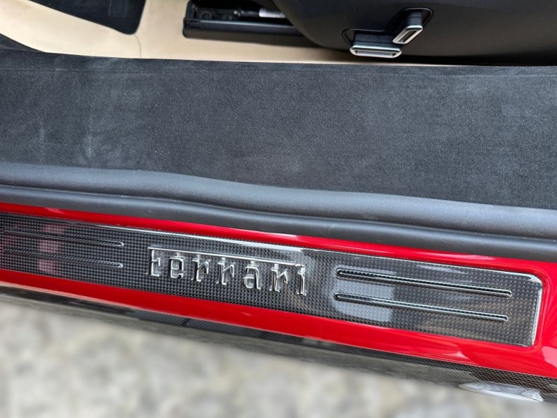 Ferrari 296GTB GTS = Carbon Interior & Exterior= Гаранция, снимка 8 - Автомобили и джипове - 46446903