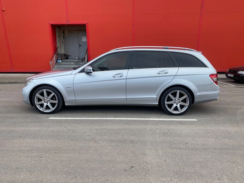 Mercedes-Benz C 220 Avantgarde 170 к.с. КАТО НОВА , снимка 8 - Автомобили и джипове - 47346118