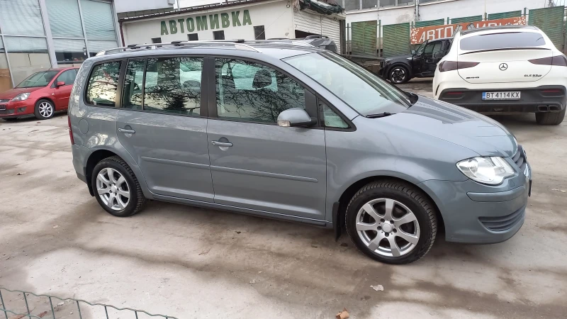 VW Touran 1, 9tdi DSG 105к.с., снимка 3 - Автомобили и джипове - 48589655