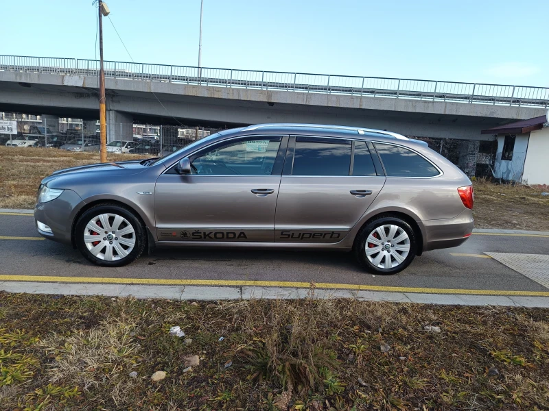 Skoda Superb 2.0TDI, снимка 6 - Автомобили и джипове - 48915349