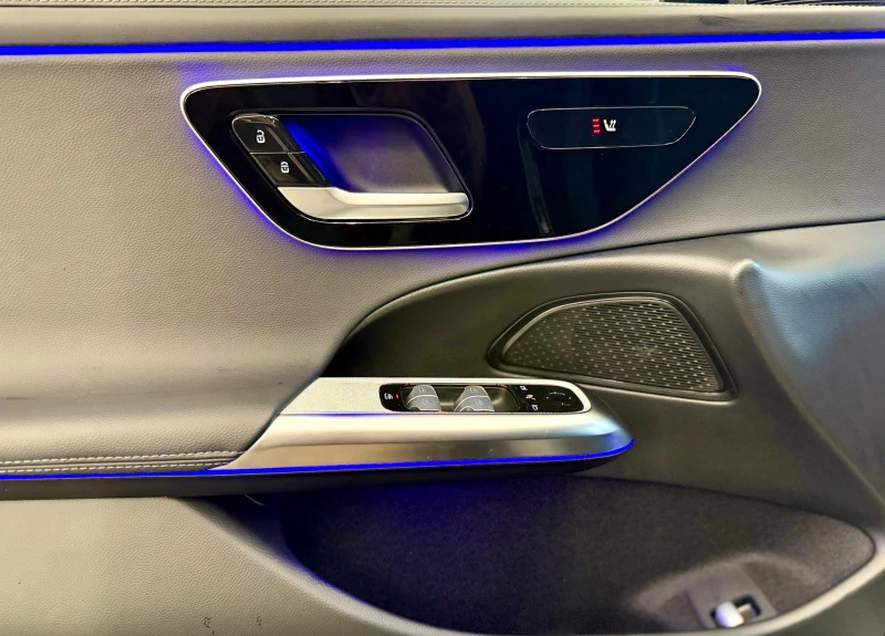 Mercedes-Benz E 200 AMG* High Performance LED* Гаранционен* Лизинг, снимка 7 - Автомобили и джипове - 52316227