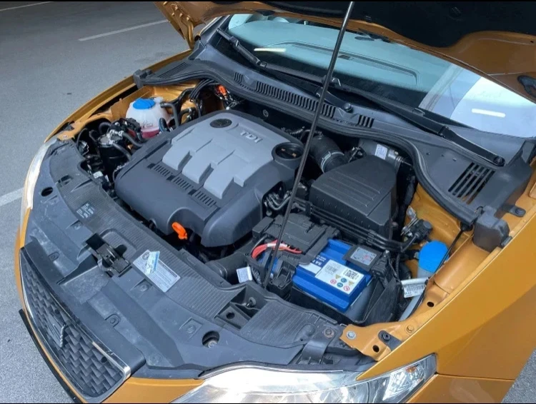 Seat Ibiza 1.2 TDI | Кожен салон | Подгрев | Парктроник , снимка 10 - Автомобили и джипове - 55504252