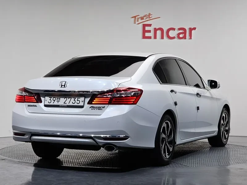 Honda Accord 2.4 9Th Generation, снимка 3 - Автомобили и джипове - 55841553