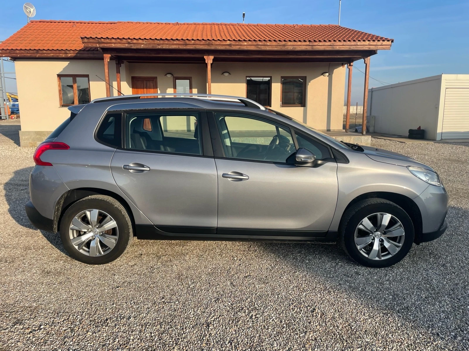 Peugeot 2008 1.2 Active - изображение 8