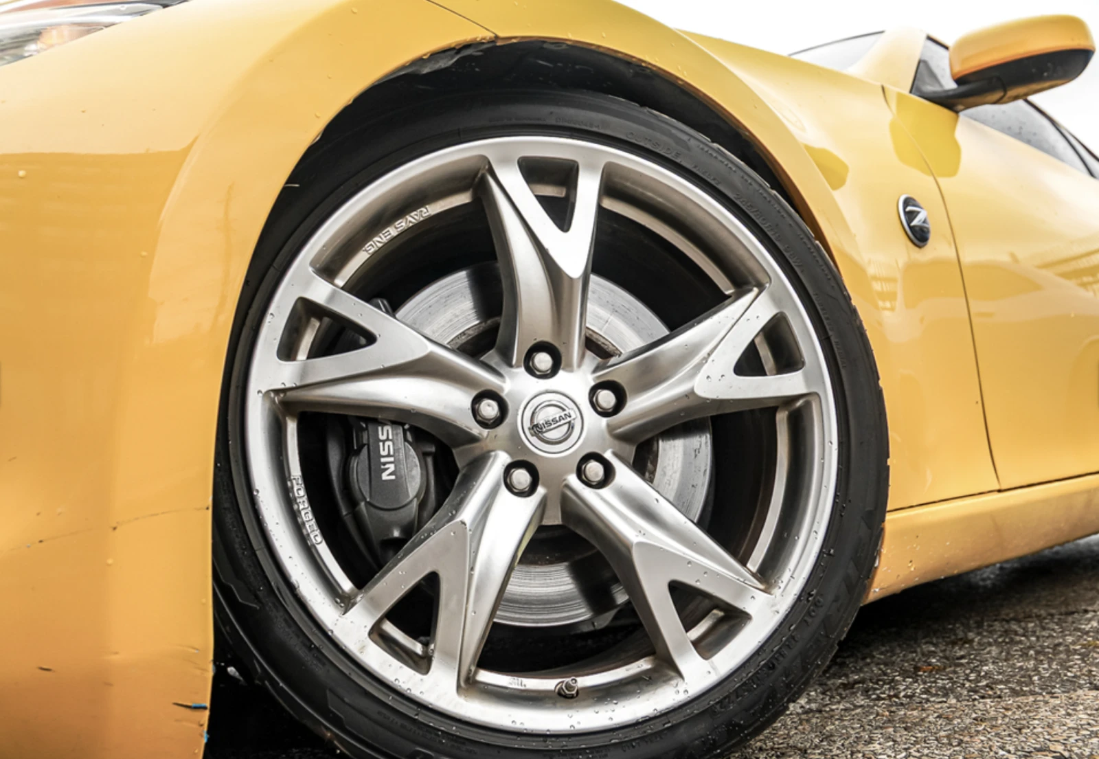 Nissan 370Z TOURING COUPE - изображение 2