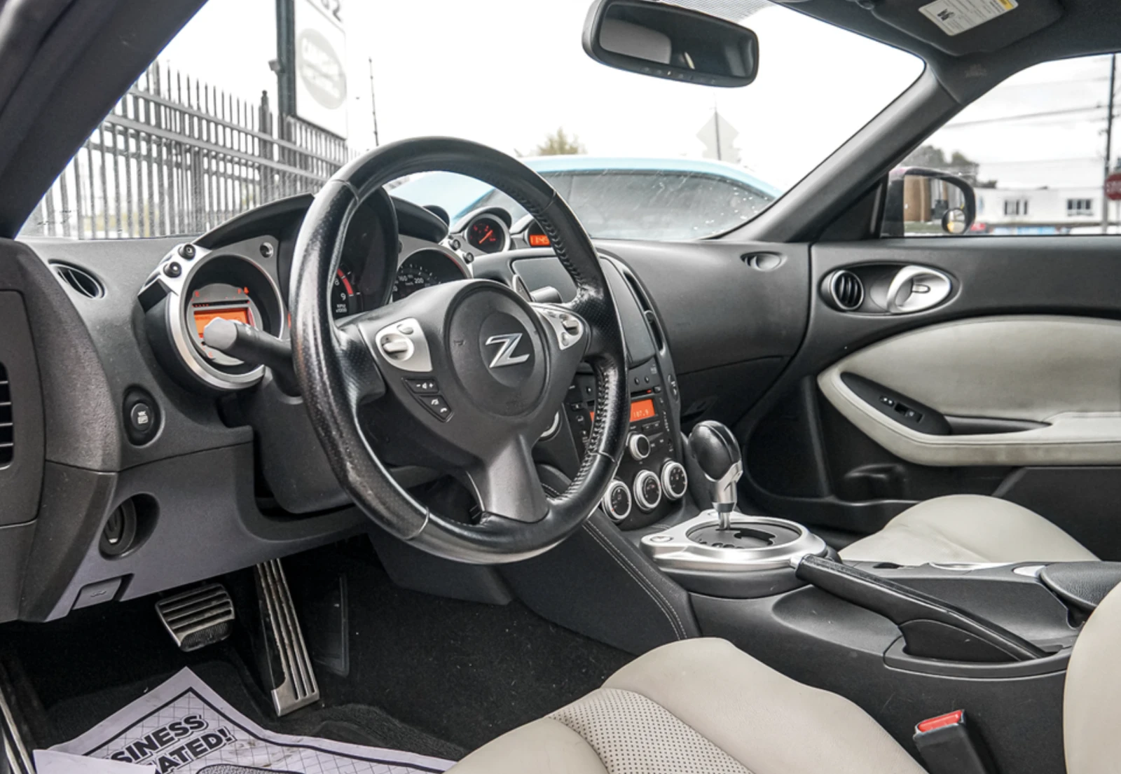 Nissan 370Z TOURING COUPE - изображение 9