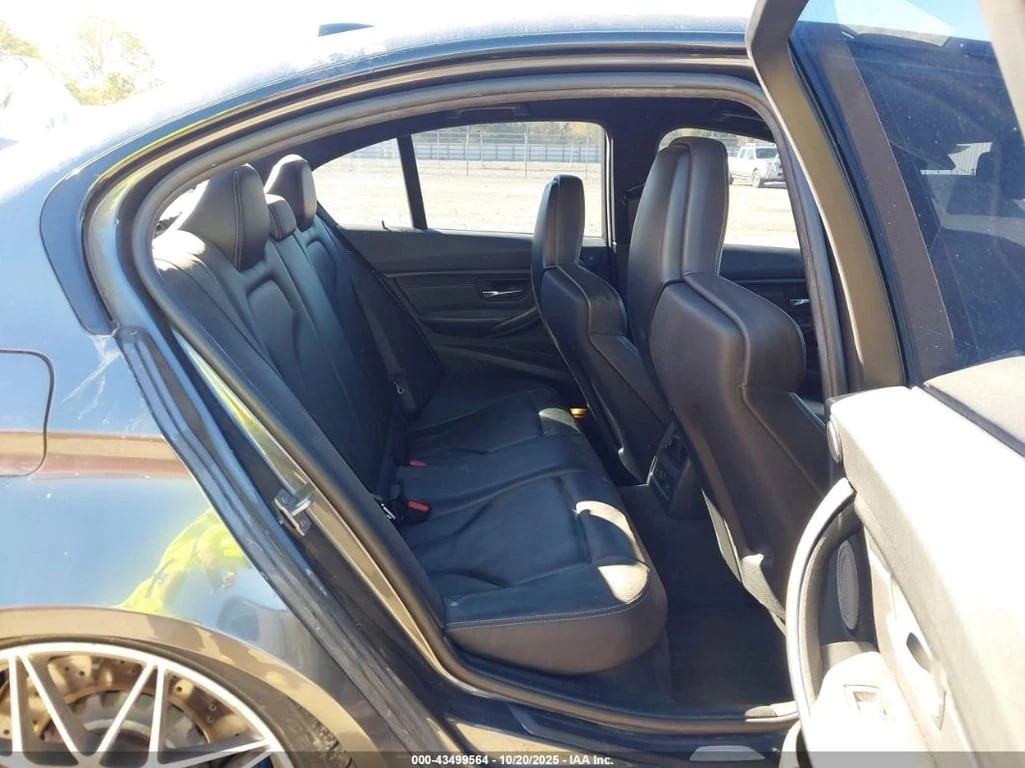 BMW M3 * CARFAX * БЕЗ ПЪРВОНАЧАЛНА ВНОСКА - изображение 8