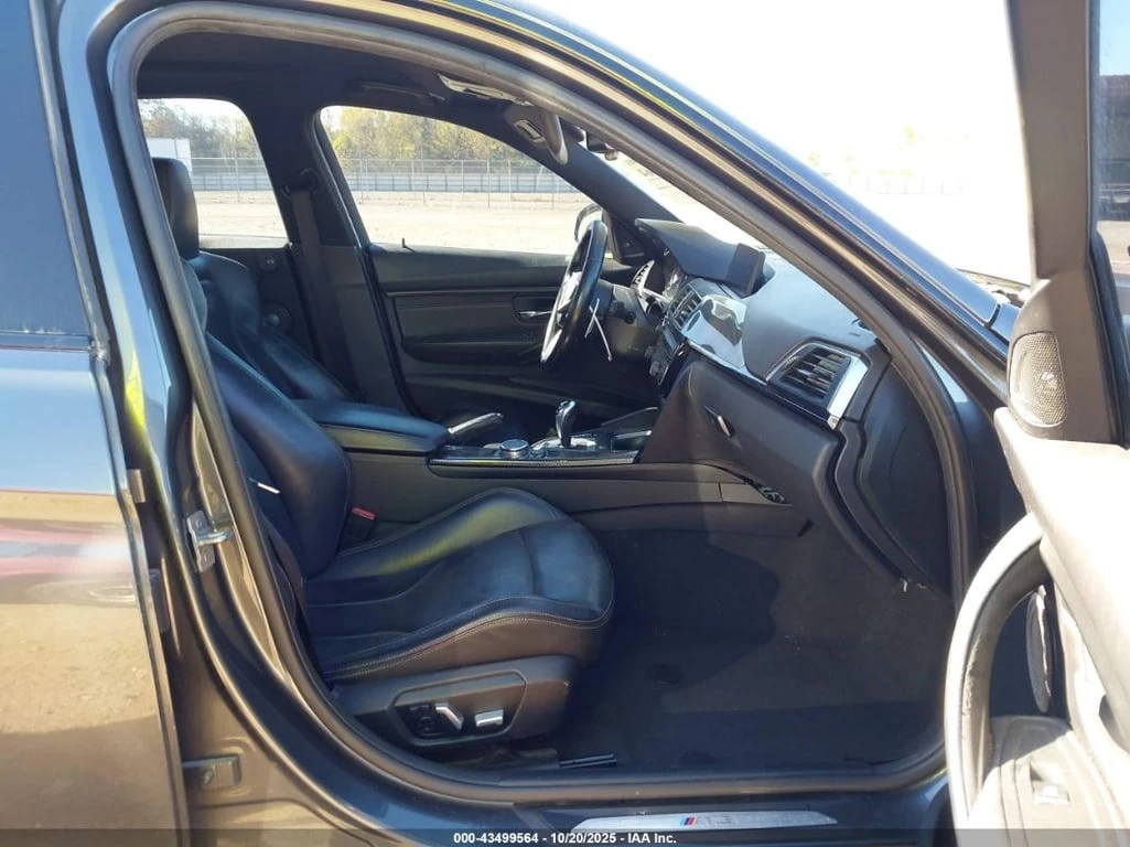 BMW M3 * CARFAX * БЕЗ ПЪРВОНАЧАЛНА ВНОСКА - изображение 5