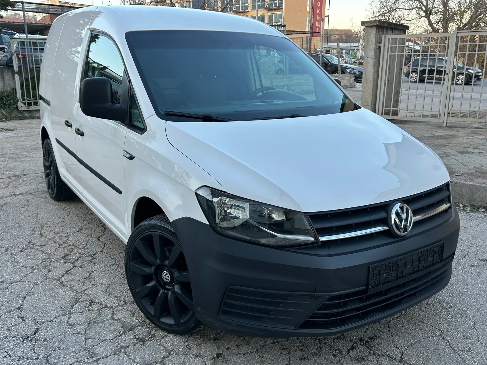 VW Caddy 2.0TDI EURO 6  - изображение 3