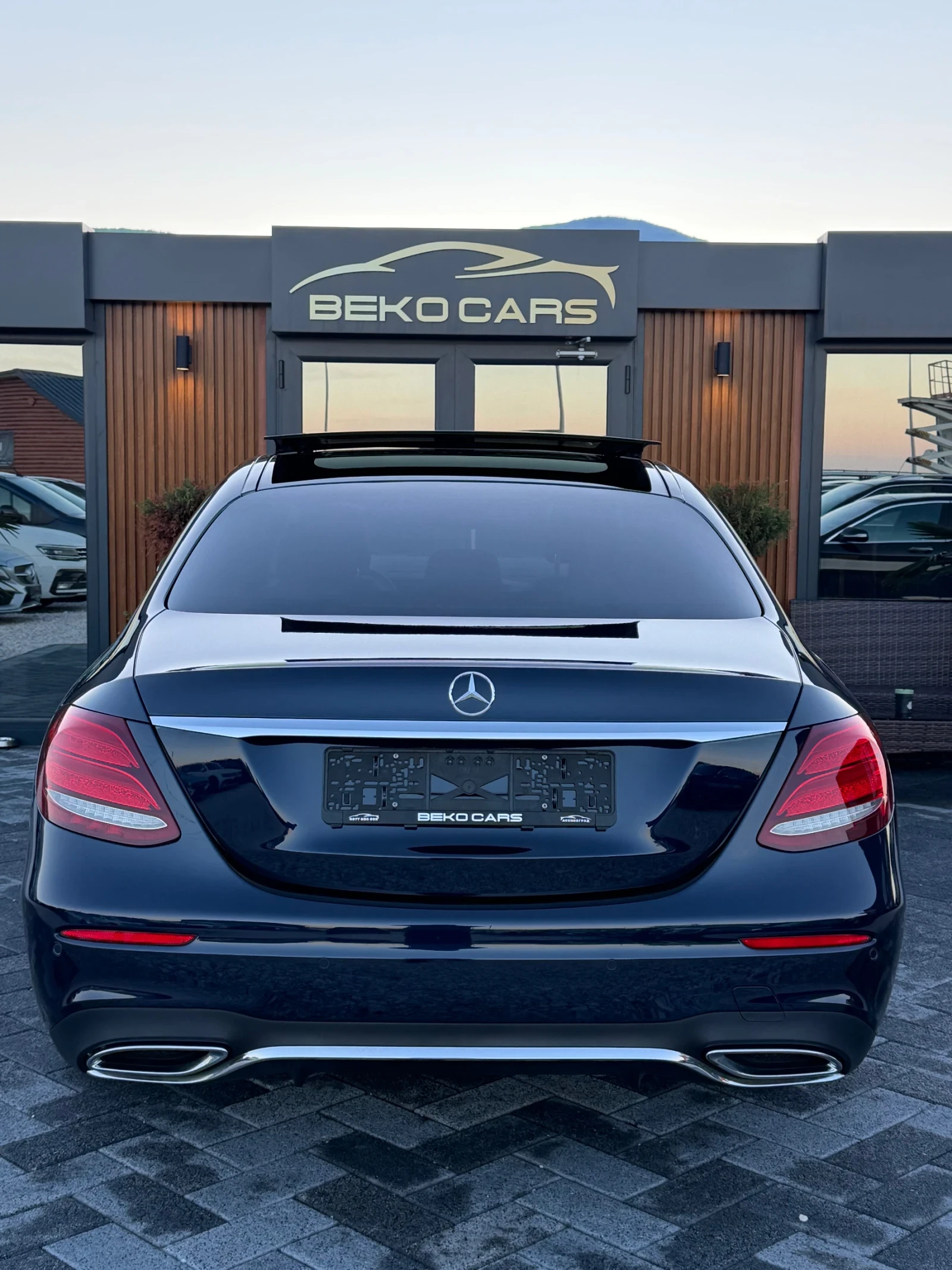 Mercedes-Benz E 220 2020година!SPORT-STYLE//AMG-PACK// - изображение 6