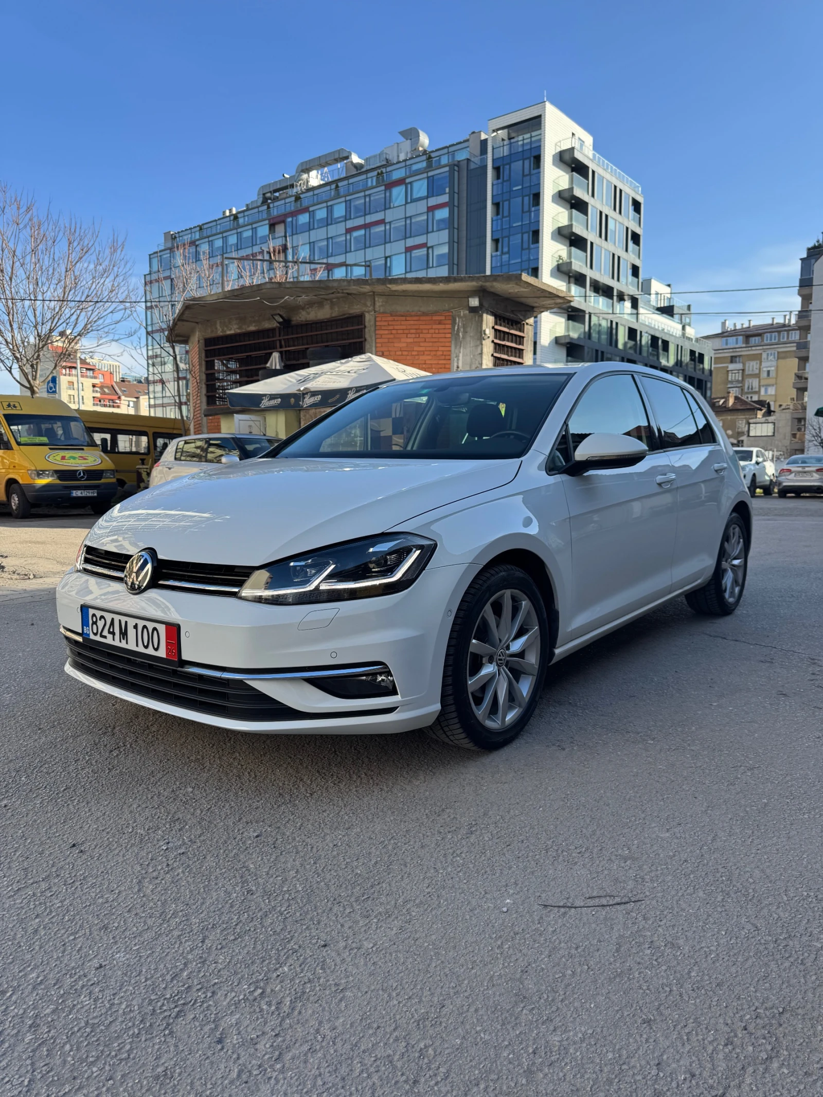VW Golf 2.0TDI-DSG 4Motion, снимка 2 - Автомобили и джипове - 53770835