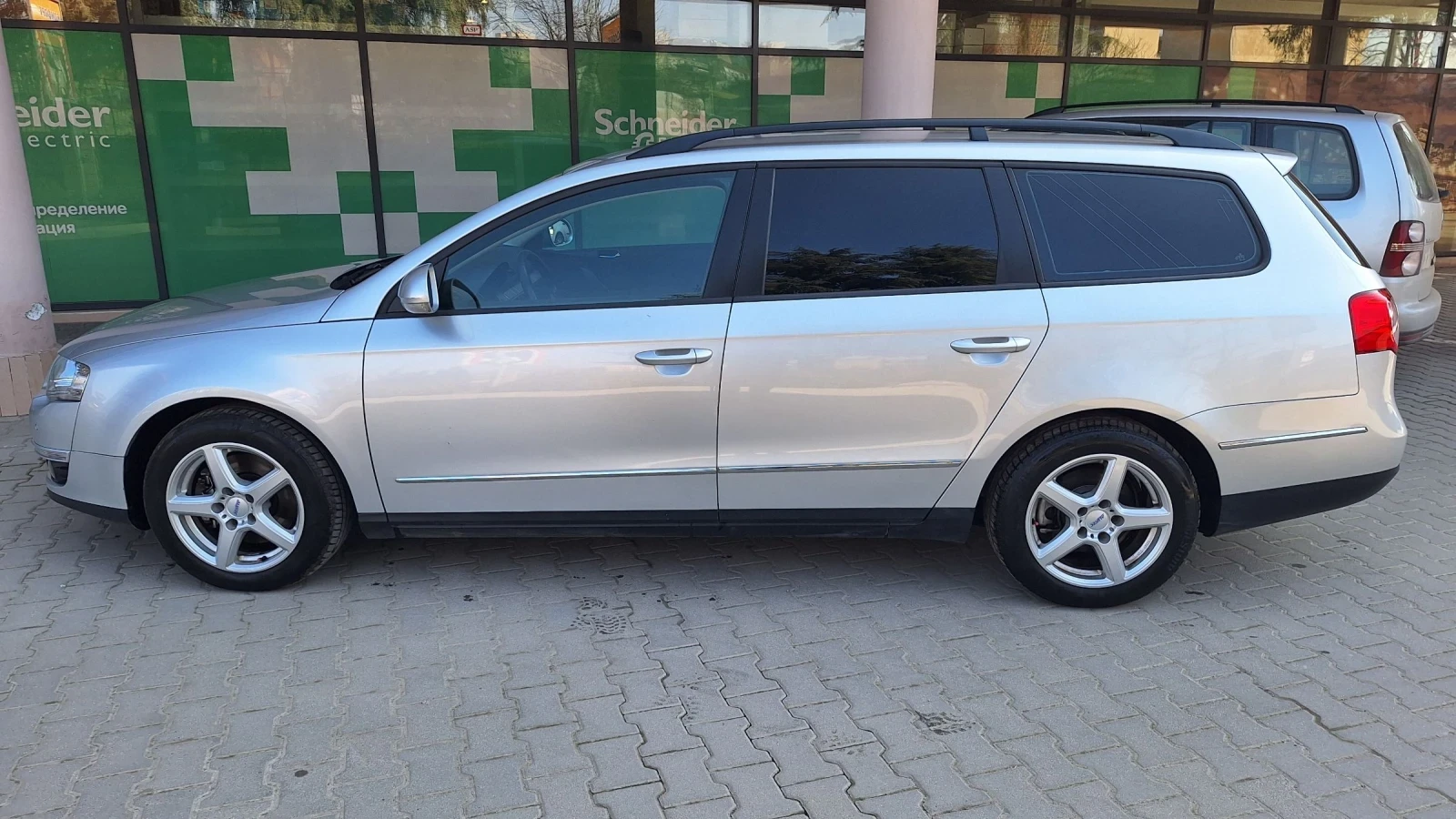 VW Passat 2.0 TDI, снимка 2 - Автомобили и джипове - 53906478