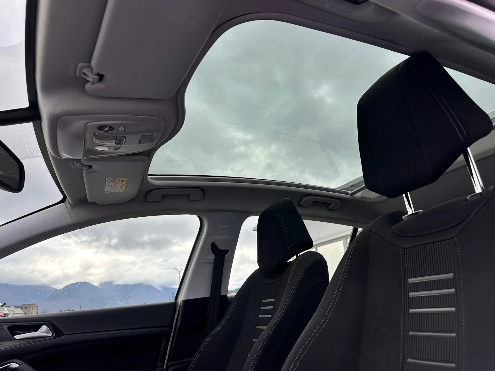 Peugeot 308 1.6HDi-GT-LINE-НАВИ-КАМЕРА-СЛЯПА ТОЧКА-ФУЛЛ-ТОП, снимка 8 - Автомобили и джипове - 54088035