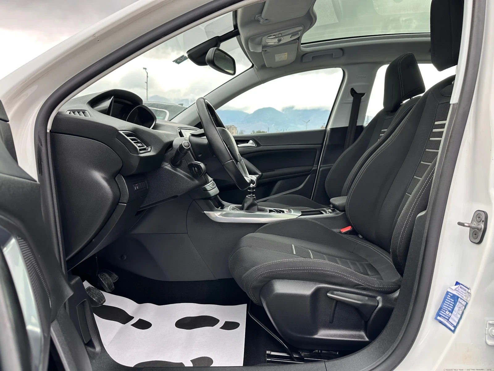 Peugeot 308 1.6HDi-GT-LINE-НАВИ-КАМЕРА-СЛЯПА ТОЧКА-ФУЛЛ-ТОП, снимка 7 - Автомобили и джипове - 54088035