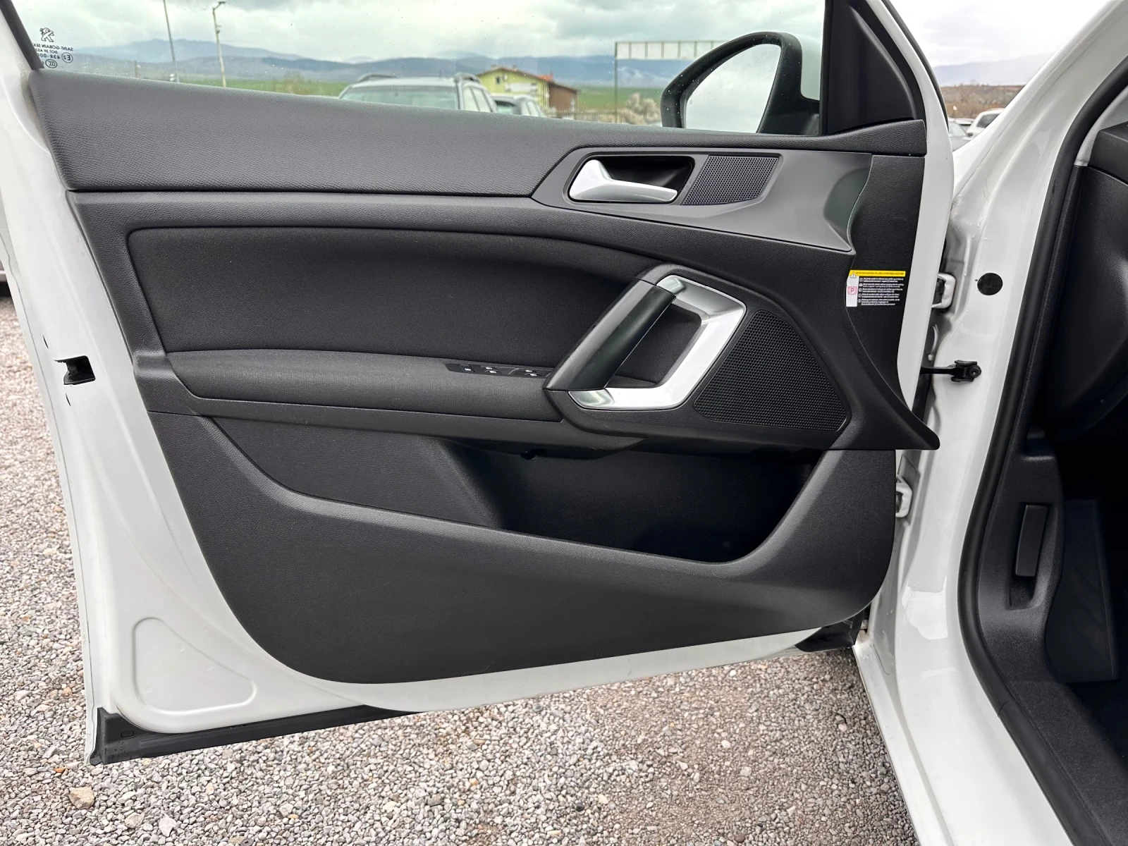 Peugeot 308 1.6HDi-GT-LINE-НАВИ-КАМЕРА-СЛЯПА ТОЧКА-ФУЛЛ-ТОП, снимка 6 - Автомобили и джипове - 54088035