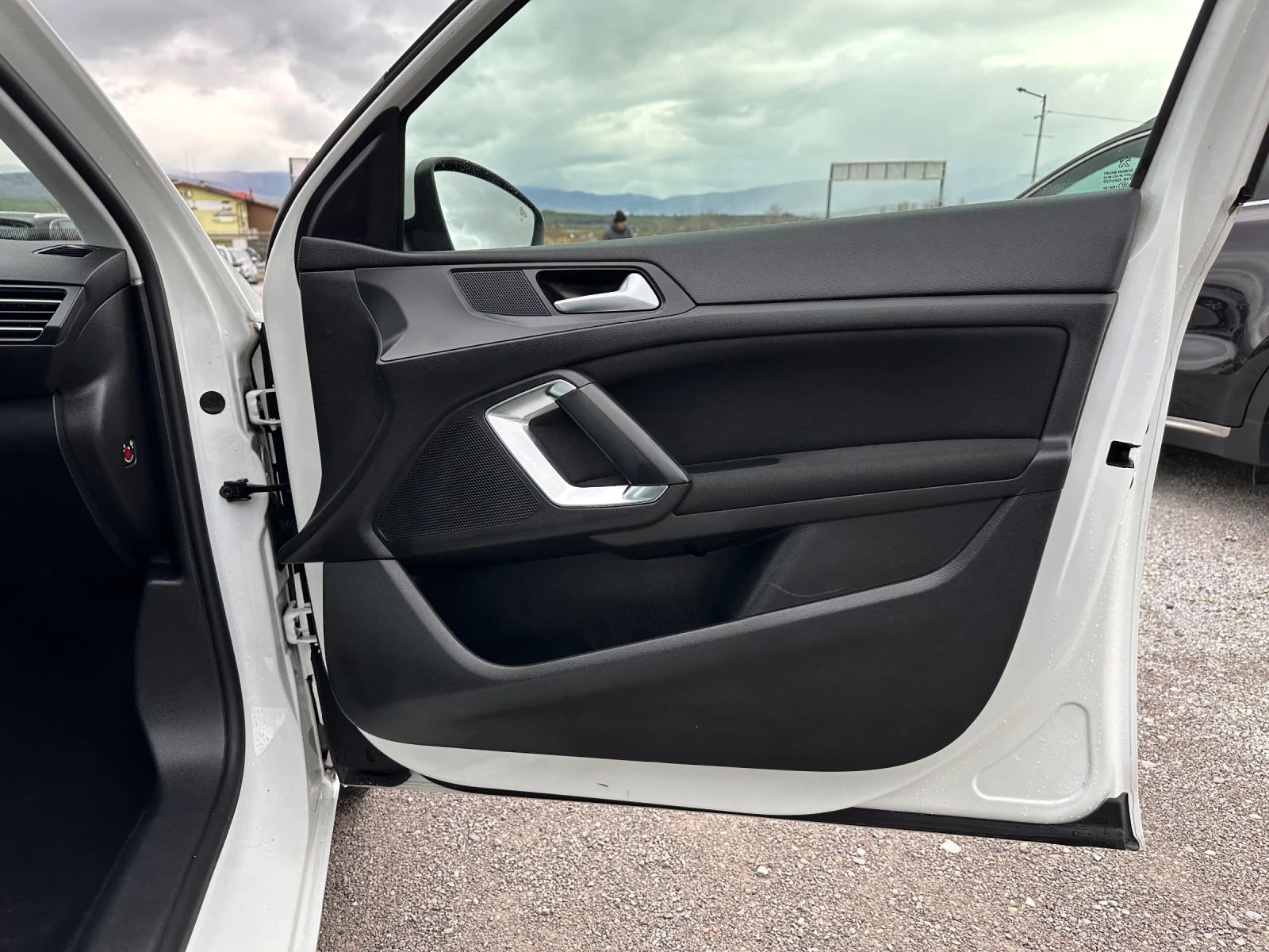 Peugeot 308 1.6HDi-GT-LINE-НАВИ-КАМЕРА-СЛЯПА ТОЧКА-ФУЛЛ-ТОП, снимка 14 - Автомобили и джипове - 54088035