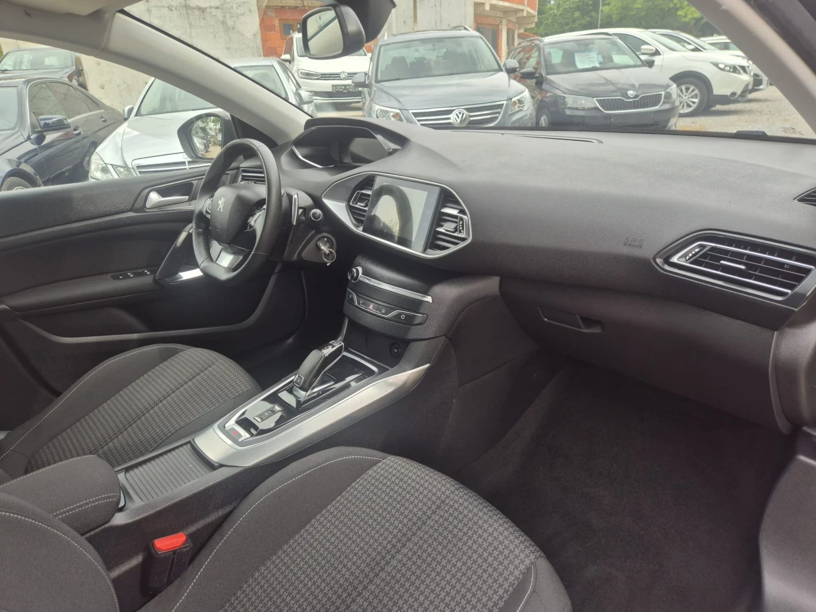 Peugeot 308 1.5HDI+ Avtomat, снимка 8 - Автомобили и джипове - 54485276
