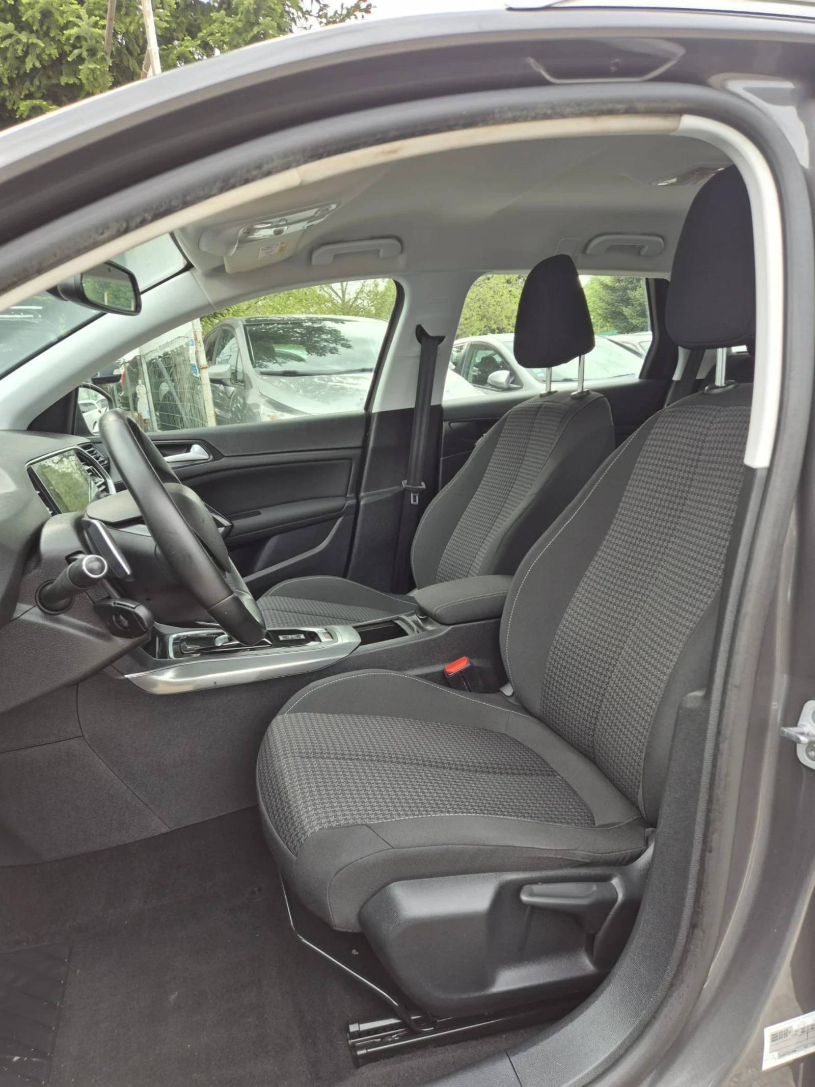 Peugeot 308 1.5HDI+ Avtomat, снимка 4 - Автомобили и джипове - 54485276