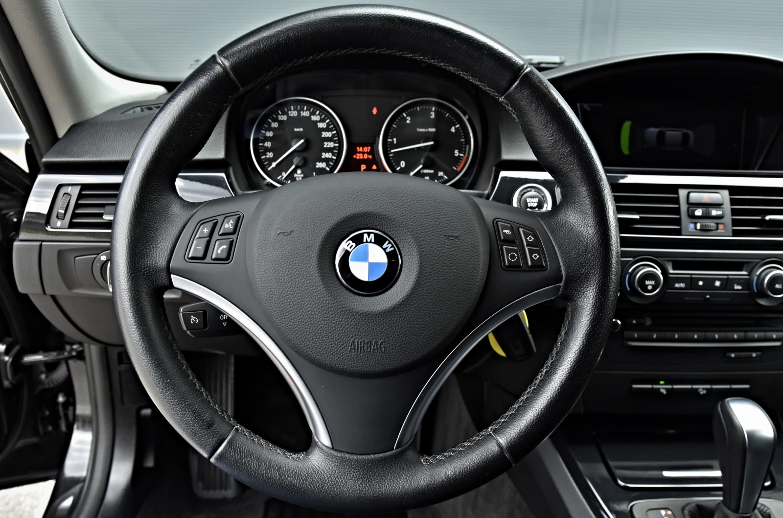 BMW 330 330 xdrive //Navi//268 cv, снимка 10 - Автомобили и джипове - 54684132