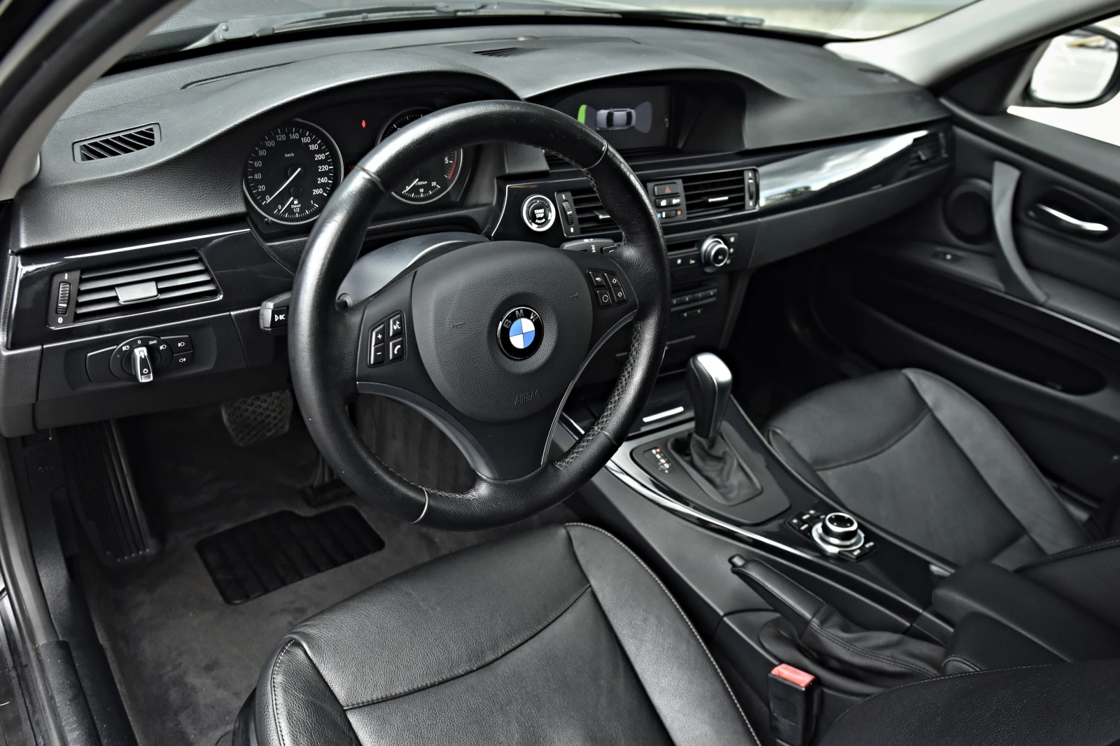 BMW 330 330 xdrive //Navi//268 cv, снимка 7 - Автомобили и джипове - 54684132