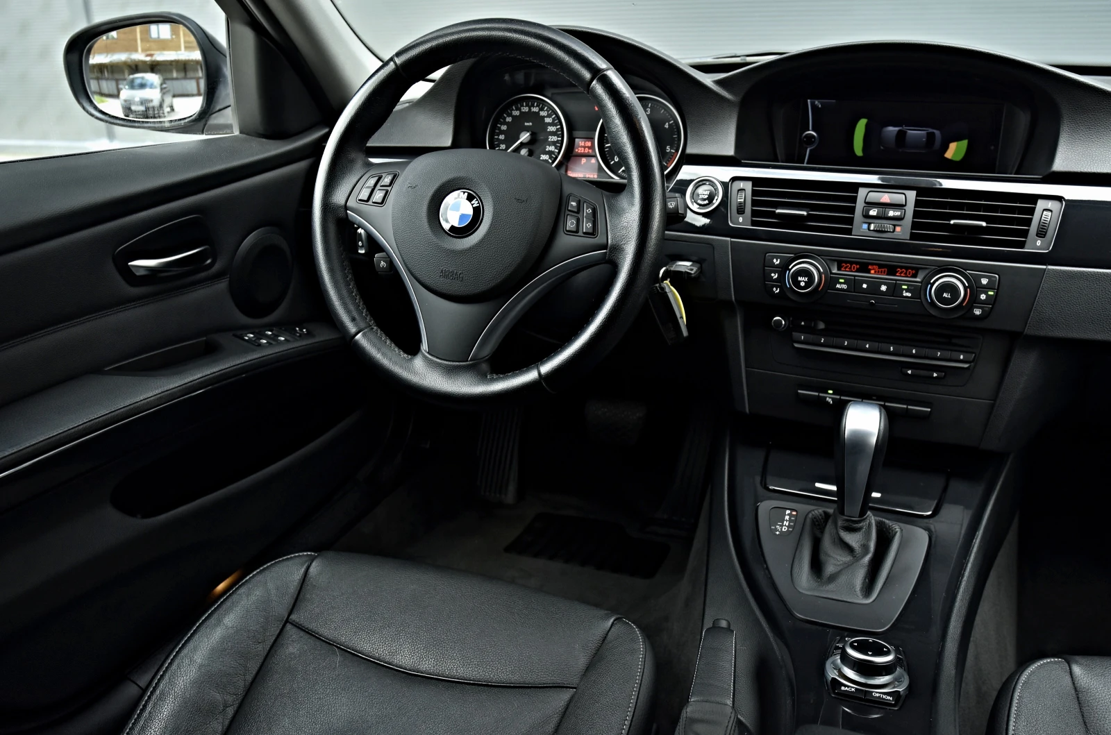 BMW 330 330 xdrive //Navi//268 cv, снимка 13 - Автомобили и джипове - 54684132