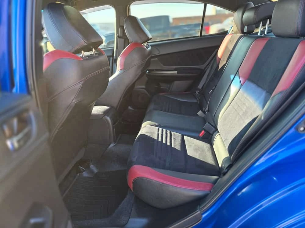 Subaru WRX * STI * КАРБОН* АЛКАНТАРА* STEREO SYSTEM* , снимка 17 - Автомобили и джипове - 54941265