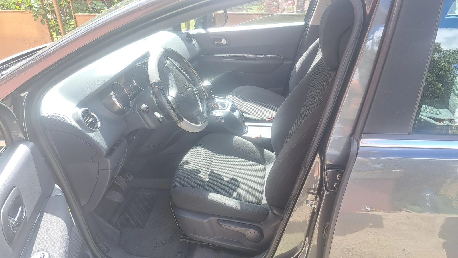 Peugeot 5008, снимка 8 - Автомобили и джипове - 55412604
