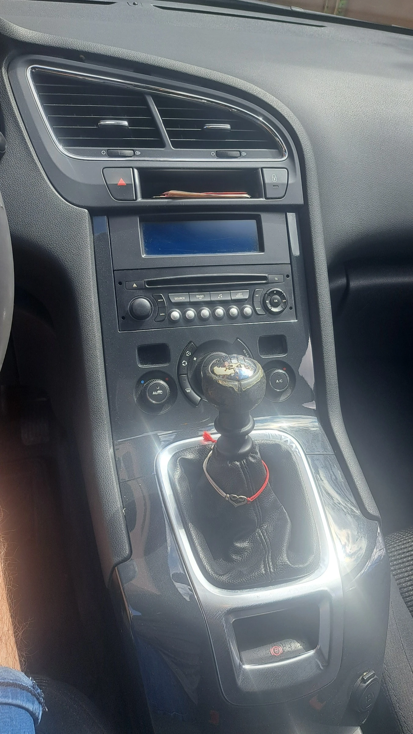 Peugeot 5008, снимка 10 - Автомобили и джипове - 55412604