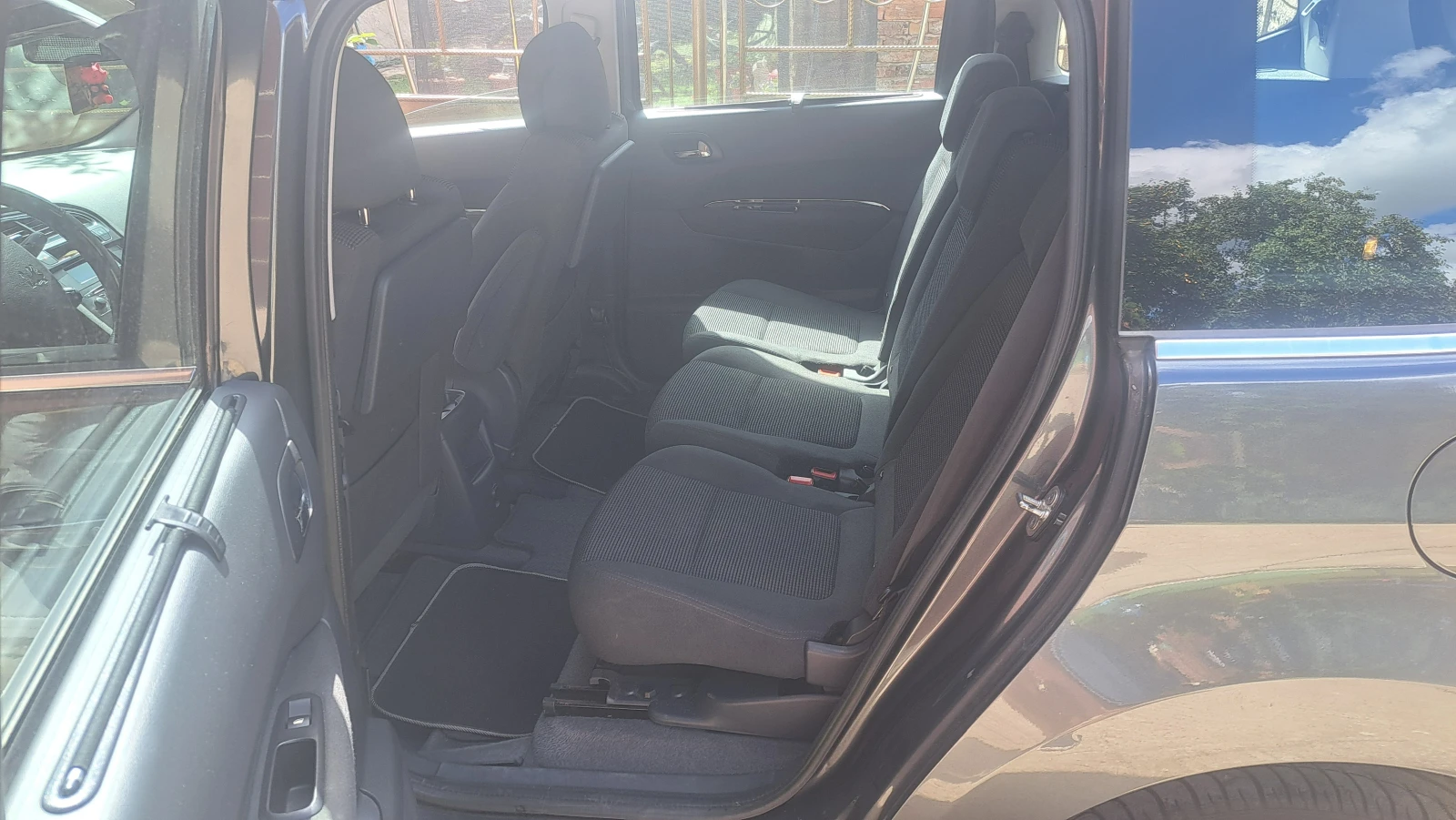 Peugeot 5008, снимка 7 - Автомобили и джипове - 55412604
