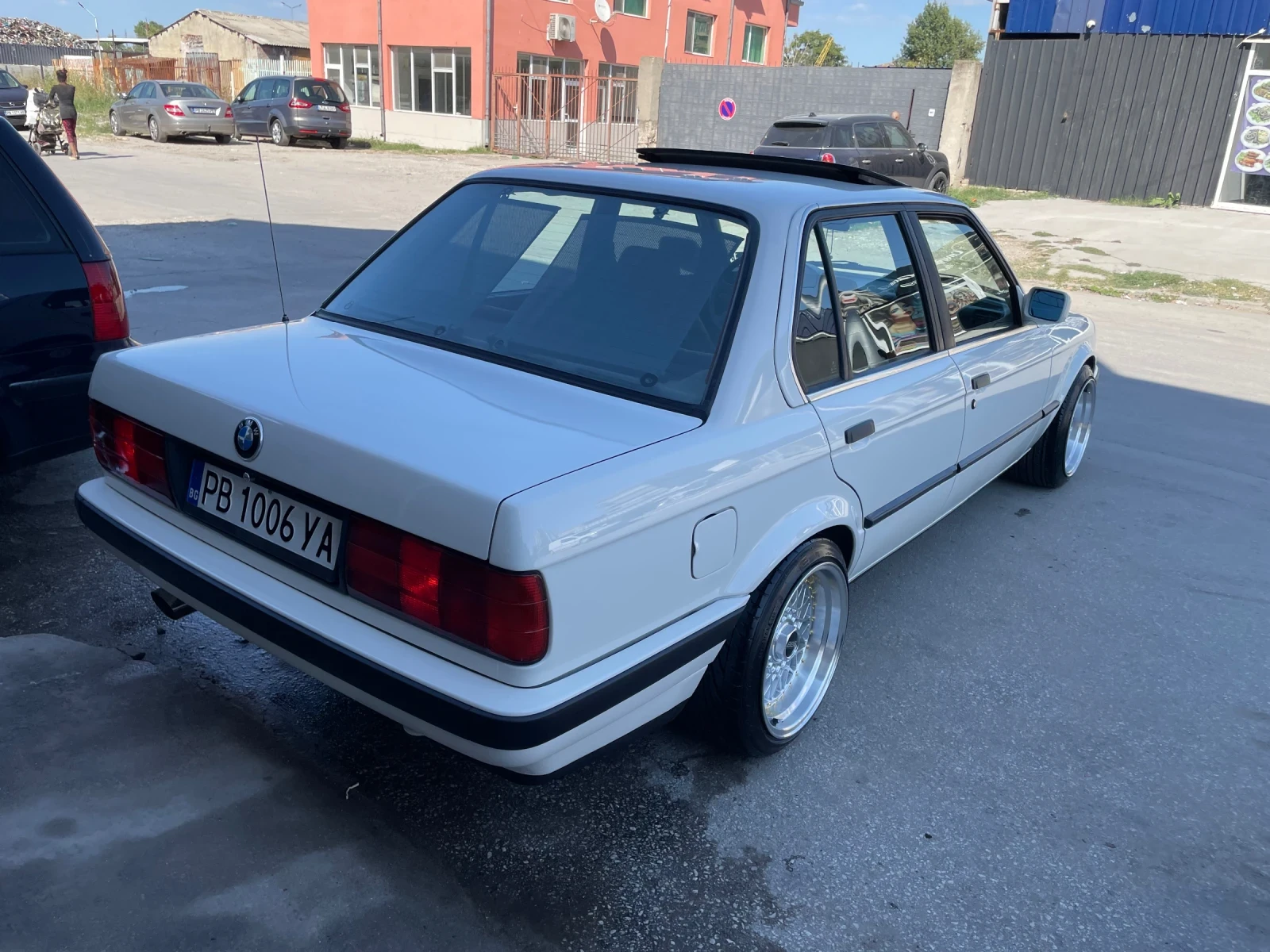 BMW 316 Като нов, снимка 4 - Автомобили и джипове - 55492671