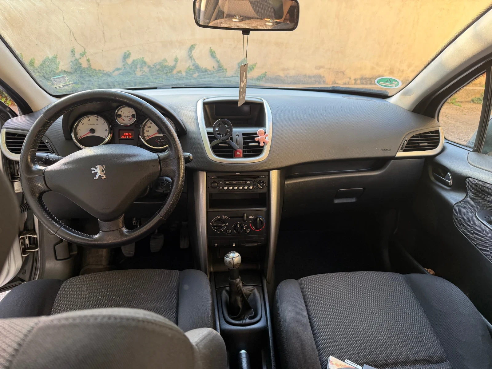 Peugeot 207 1.4i, снимка 7 - Автомобили и джипове - 55891918