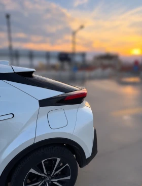 Toyota C-HR 1.8 Hybrid 140 e-CVT City 2024 - гаранционен, снимка 5
