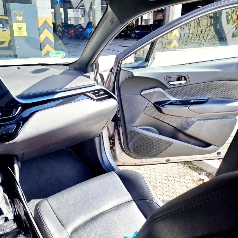 Toyota C-HR 1.8i hybrid, снимка 10 - Автомобили и джипове - 47553862