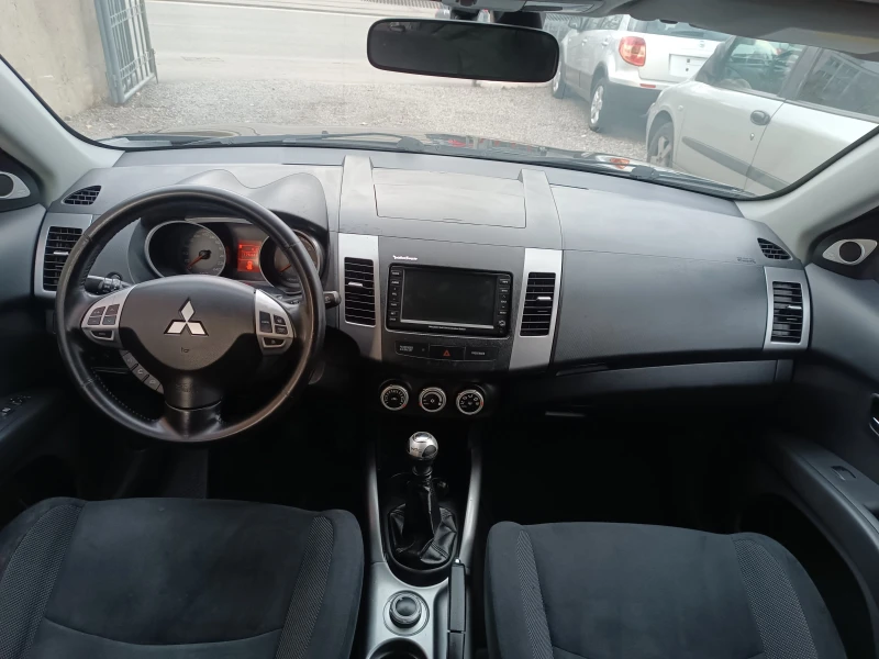 Mitsubishi Outlander 2.2DI-D 4X4 7-MESTA, снимка 11 - Автомобили и джипове - 48043479