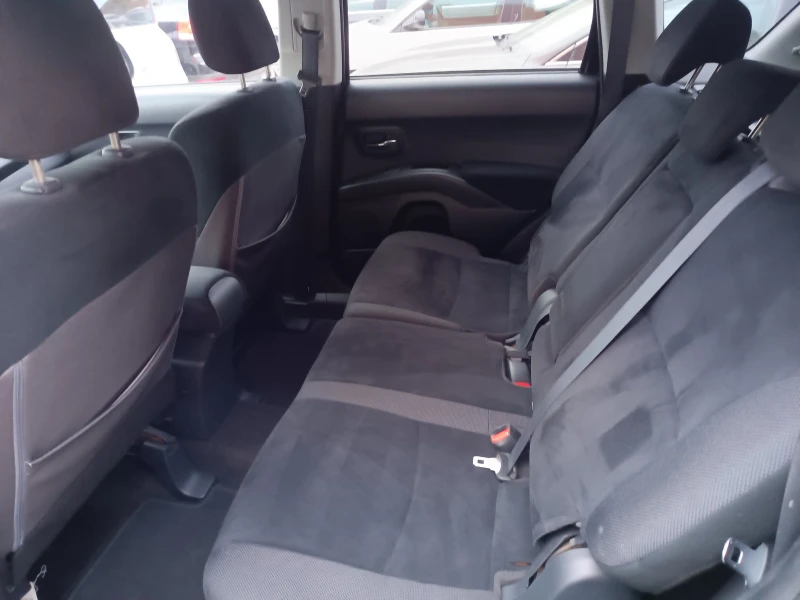 Mitsubishi Outlander 2.2DI-D 4X4 7-MESTA, снимка 12 - Автомобили и джипове - 48043479