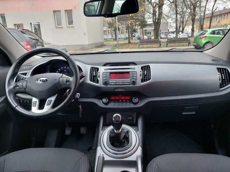 Kia Sportage 1.6i 127000km FACELIFT НОВА, снимка 8 - Автомобили и джипове - 52643507