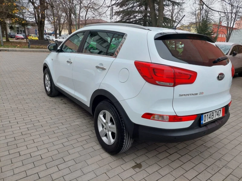 Kia Sportage 1.6i 127000km FACELIFT НОВА, снимка 4 - Автомобили и джипове - 52643507
