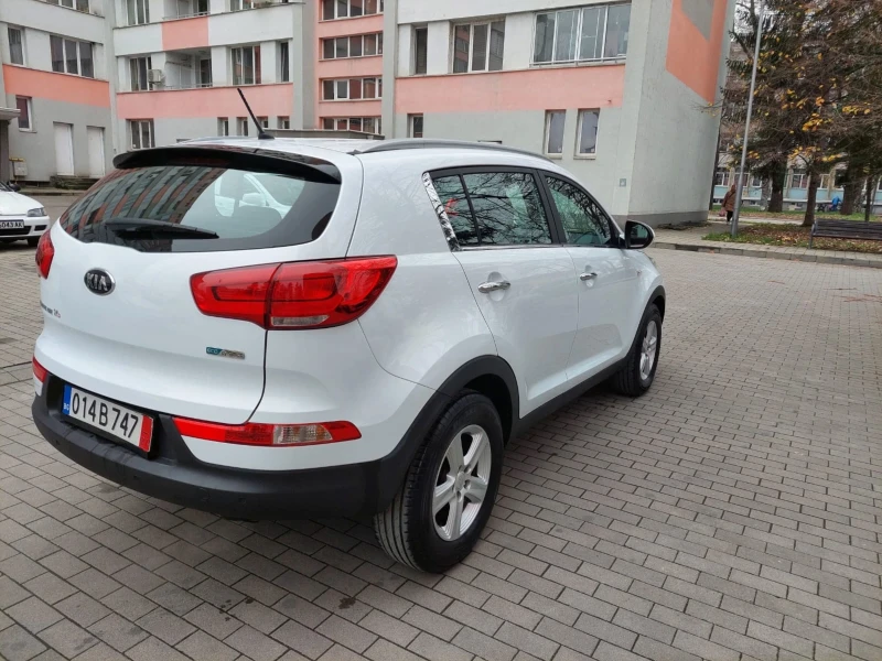 Kia Sportage 1.6i 127000km FACELIFT НОВА, снимка 6 - Автомобили и джипове - 52643507