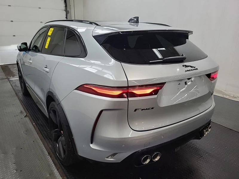 Jaguar F-PACE SVR* CARFAX* АВТОФИНАНС* БЕЗ ПЪРВОНАЧАЛНА ВНОСКА* , снимка 2 - Автомобили и джипове - 52716660